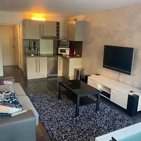 Magnifique A 2 Mn De La Apartment